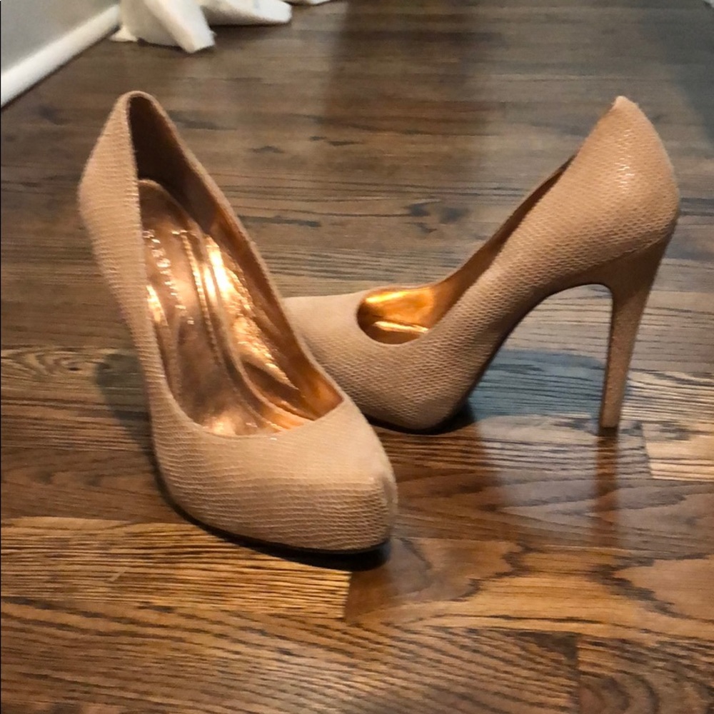 BCBG-Gorgeous neutral color heels